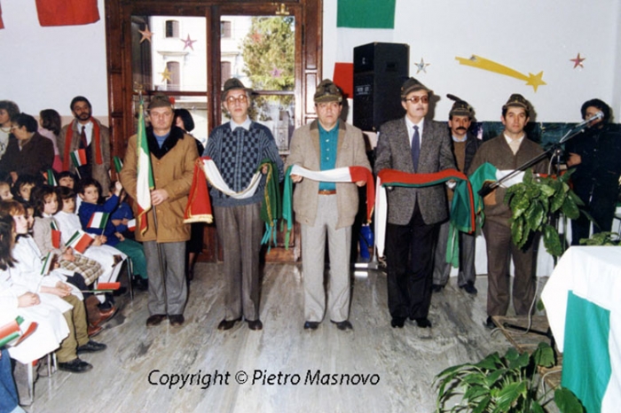 Consegna Ticolore alle scuole