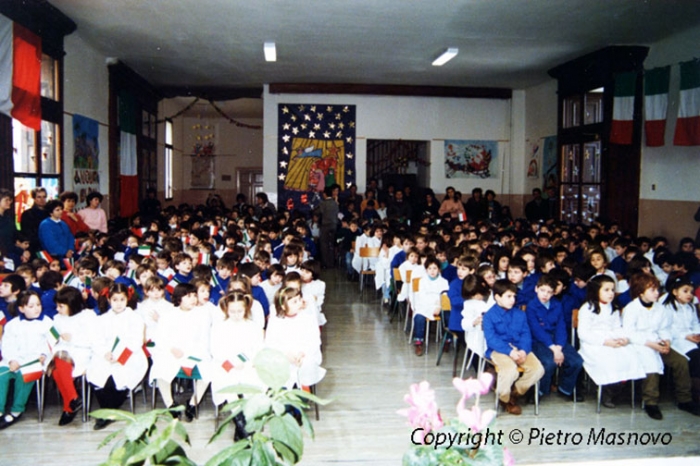Consegna Tricolore alle scuole