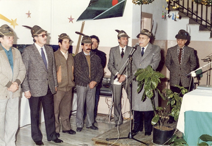 Consegna tricolore scuole