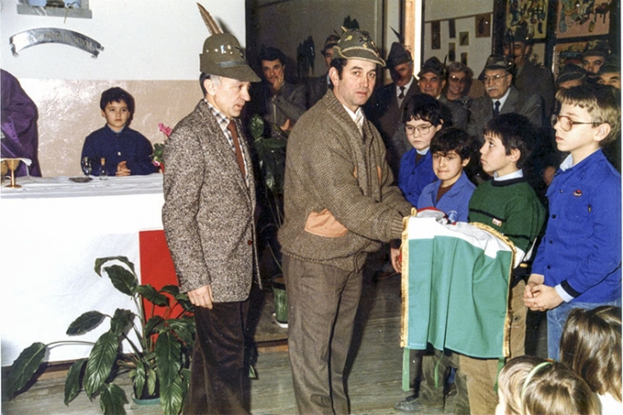 Consegna tricolore scuole