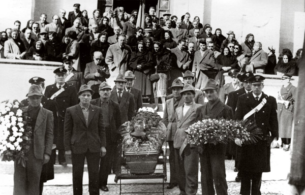 Funerale-Carazza-02-600