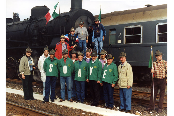 Gruppo_Soave_davati_Locomotiva_Treno
